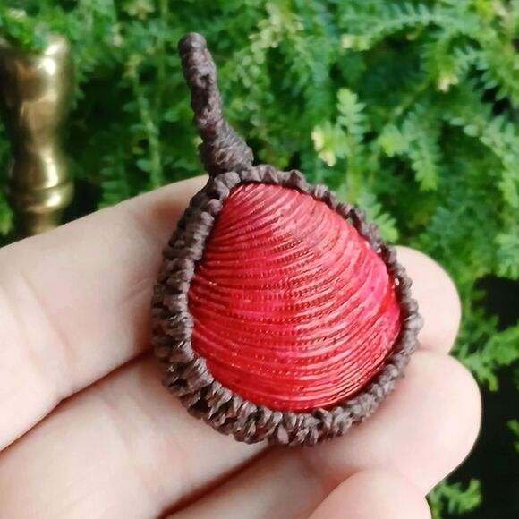 Macrame Seashell Pendant, Shell Jewelry, Red Shell Pendant 2" - Picture 4 of 4